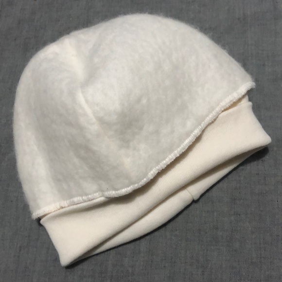 Handmade wool cream toddler hat from new Zealand - Picture 2 of 4